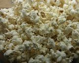 Foto del paso 1 de la receta: Pop o palomitas de Maíz 🌽 en el microondas sin ensuciar nada!!