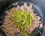 รูปขั้นตอนการทำที่ 3 ของ หมูสับผัดถั่วฝักยาว