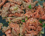 Foto del paso 3 de la receta: Bombas de patatas rellenas de carne con salsa brava