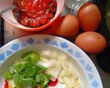 Foto langkah ke 1 dari resep Telur Ceplok Asam Manis Pedas.
