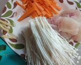 Foto langkah ke 1 dari resep Sup dori enoki.