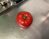 Une image de l'étape 3 de Salades de concombre à la crème, tomates, roquefort et aneth.