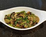 A picture of step 8 of Asparagus and Mushrooms with Lemon Butter Sauce.