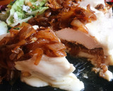 Foto del paso 6 de la receta: Pechuga de pollo con rulo de cabra y cebolla caramelizada
