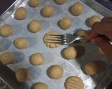Foto langkah ke 5 dari resep Coconut Cookies.