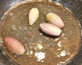 Foto del paso 3 de la receta: Confit de Pato, con Chalotas y Peras caramelizadas