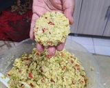 Gambar langkah 4 resipi Cauliflower & Broccoli Cheese patties.