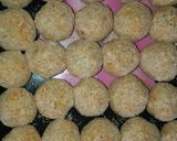 A picture of step 2 of Chicken cheez balls.