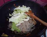 รูปขั้นตอนการทำที่ 3 ของ ผัดเส้นบุกสาหร่าย,หมูสไลด์,กะหล่ำปลี - คีโต