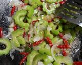 Foto langkah ke 4 dari resep Tumis Pare Teri.