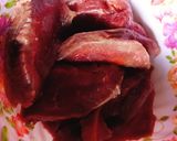 Hình bước làm 1 của món Cải xanh cuộn thịt bò