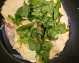 Foto del paso 4 de la receta: Wrap/tortita con espinacas, tomate y pollo