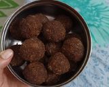 A picture of step 3 of Chocolate laddu.