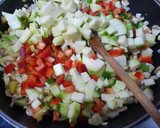 Foto del paso 5 de la receta: Berenjenas rellenas de Verduras al horno!!🍆