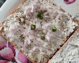A picture of step 2 of Herbed cheese onion sandwich.