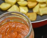 A picture of step 4 of Chicote-Style Patatas Bravas.