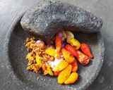 Foto langkah ke 3 dari resep Sambal Bawang Kemangi.