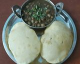 A picture of step 4 of Amritsari chola.
