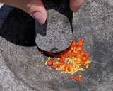 Foto del paso 1 de la receta: Molcajete de Camarones y callos de hacha