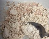 Foto del paso 2 de la receta: Galletas real food sabor choco blanco y fresas