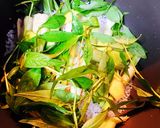 Hình bước làm 2 của món Gà Tre Hấp Muối Sả (Bằng Nồi Cơm Điện)