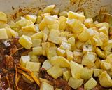 Foto langkah ke 4 dari resep Sambal Goreng Kentang Hati dan Ampela Ayam.