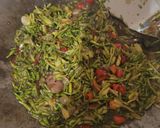 Foto langkah ke 4 dari resep Tumis Bunga Pepaya / Kembang Kates.
