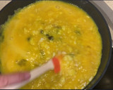 Foto del paso 7 de la receta: Tortilla de bacalao, pasas y piñones