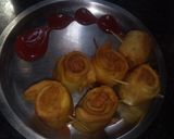 A picture of step 4 of Samosa roll.