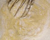 A picture of step 4 of Vanilla sandwich cake.
