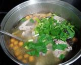 Foto langkah ke 4 dari resep Sup Ayam kampung ala pak Min Klaten.