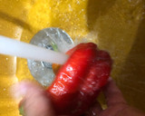 Foto del paso 1 de la receta: Escalopas de lomo con pimientos, queso y guarnición de verdura confitada