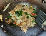 Foto langkah ke 4 dari resep Nasi Goreng Bumbu Iris.