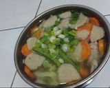Foto langkah ke 7 dari resep Sop Ayam Bakso.
