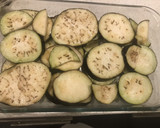 Foto del paso 3 de la receta: Berenjenas y tomates asados con AOVE 🍆 🍅 (vegano)