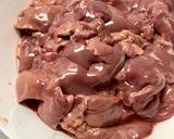 Wątróbka z kurczaka z cebulką i brzoskwiniami 🍑 krok przepisu 1 zdjęcie