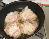 A picture of step 3 of Cheese Tonkatsu.