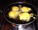 A picture of step 4 of Gujrati style Batata vada.