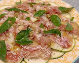 Foto del paso 7 de la receta: Ensalada de calabacín y brevas con jamón