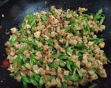Foto langkah ke 5 dari resep Tumis Udang Campur Tempe Kacang Panjang.