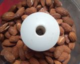 Foto langkah ke 1 dari resep Kue kacang almond tepung gluten free.