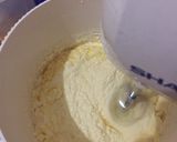 Foto langkah ke 2 dari resep Fruits Pastry Cake with Creamy Vanilla Sauce.