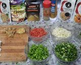 A picture of step 1 of Chinese restaurant style spicy veg manchow soup.