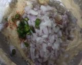 A picture of step 4 of Mix daal pakodas.