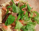 A picture of step 5 of Chicken Lettuce Tomato Pizza.