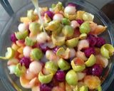 Foto langkah ke 3 dari resep Sop Buah Ala Indy.