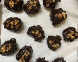 A picture of step 4 of Chocolate Dipped Dates.