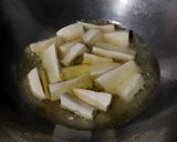 Foto langkah ke 2 dari resep 207. Singkong goreng empuk renyah dan gurih.