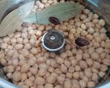 A picture of step 1 of Amritsari Pindi Chole.