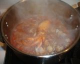 Foto del paso 11 de la receta: Pulpo con salsa de tomate y almejas